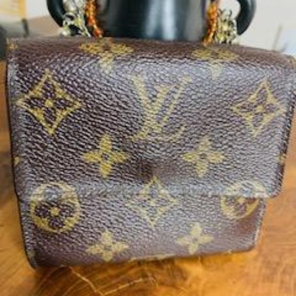 LOUIS VUITTON Brown, "LV" MONOGRAM WALLET - Picture 4 of 13